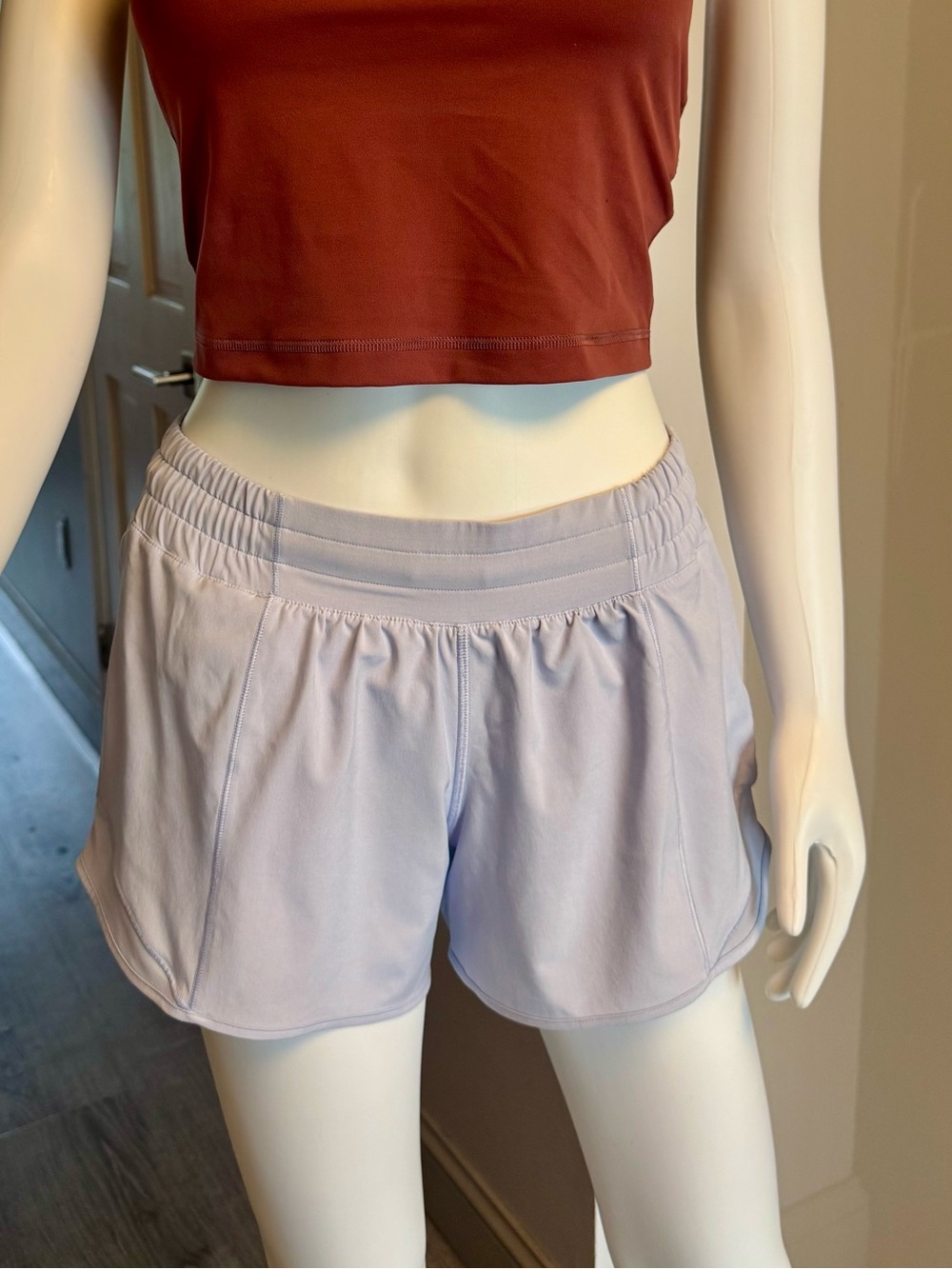 Lululemon Hotty hot Light purple Women's Performance Shorts size 6
